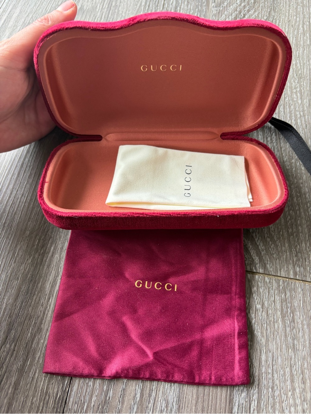 GUCCI GLASSES CASE - Picture 2 of 2